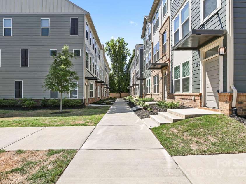 5005 Sovereignty Court, Charlotte, NC 28205.  MLS# CAR4245418, YatesRealty ID 5109. 