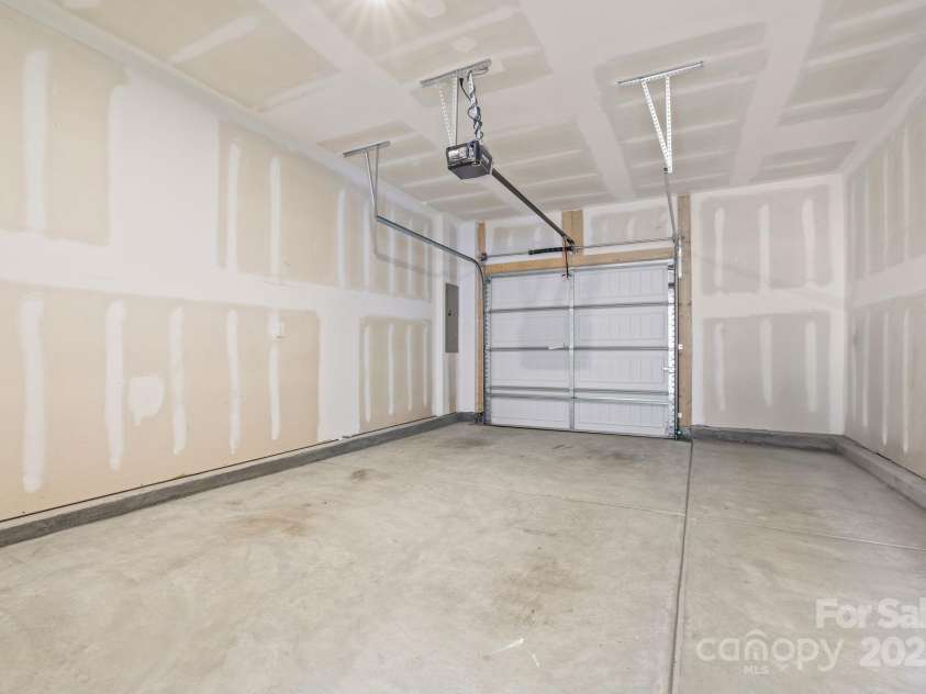 5005 Sovereignty Court, Charlotte, NC 28205.  MLS# CAR4245418, YatesRealty ID 5109. 