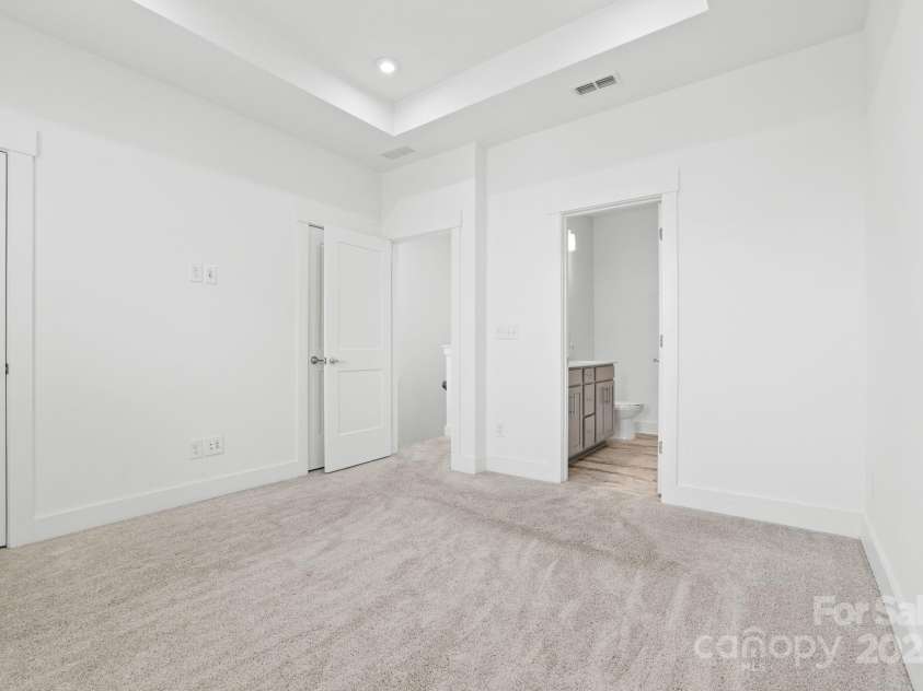 5005 Sovereignty Court, Charlotte, NC 28205.  MLS# CAR4245418, YatesRealty ID 5109. 