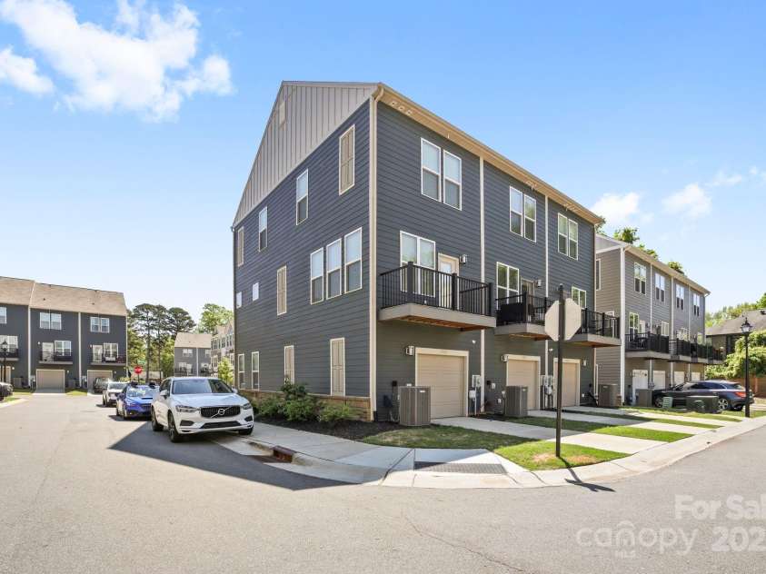 5005 Sovereignty Court, Charlotte, NC 28205.  MLS# CAR4245418, YatesRealty ID 5109. 