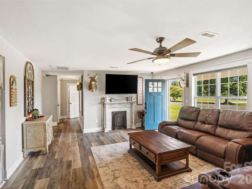 8185 Park Place Road, York, SC 29745.  MLS# CAR4425184, YatesRealty ID 51092. 