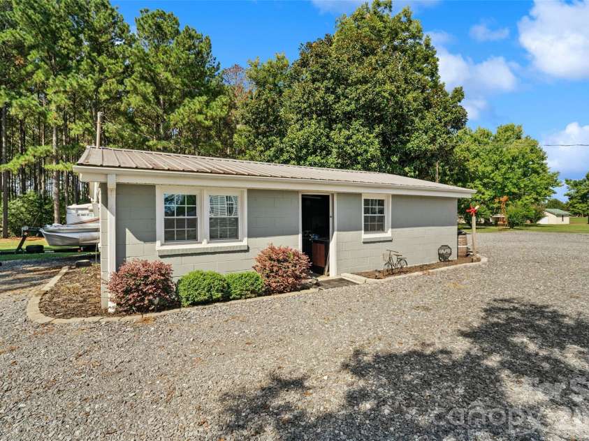 8185 Park Place Road, York, SC 29745.  MLS# CAR4425184, YatesRealty ID 51092. 