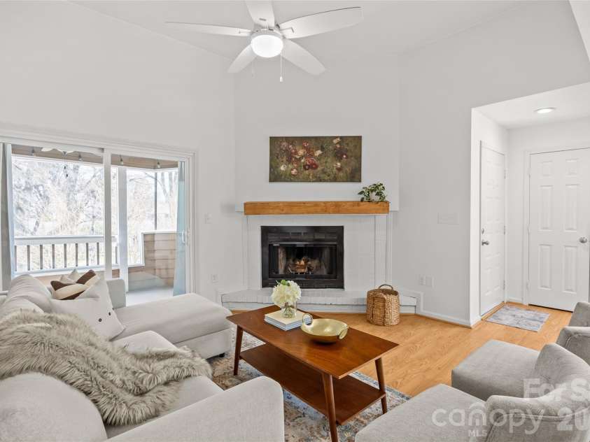 413 8th Street, Charlotte, NC 28202.  MLS# CAR4353958, YatesRealty ID 5110. 