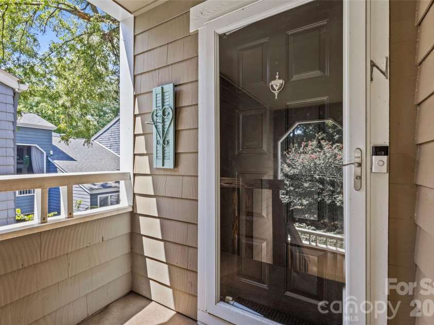 413 8th Street, Charlotte, NC 28202.  MLS# CAR4353958, YatesRealty ID 5110. 