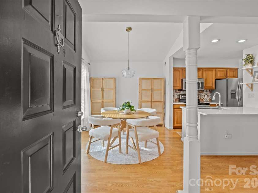 413 8th Street, Charlotte, NC 28202.  MLS# CAR4353958, YatesRealty ID 5110. 