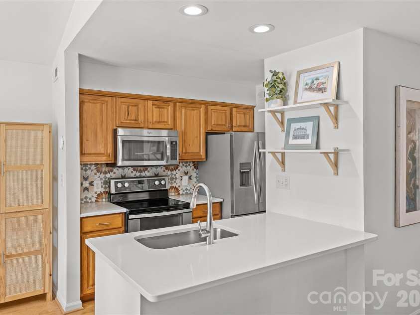 413 8th Street, Charlotte, NC 28202.  MLS# CAR4353958, YatesRealty ID 5110. 