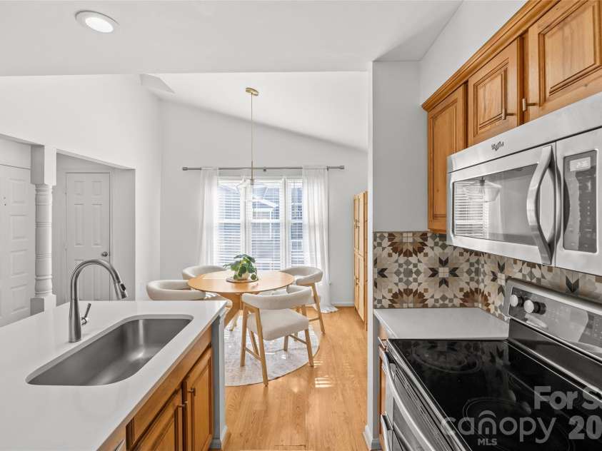 413 8th Street, Charlotte, NC 28202.  MLS# CAR4353958, YatesRealty ID 5110. 