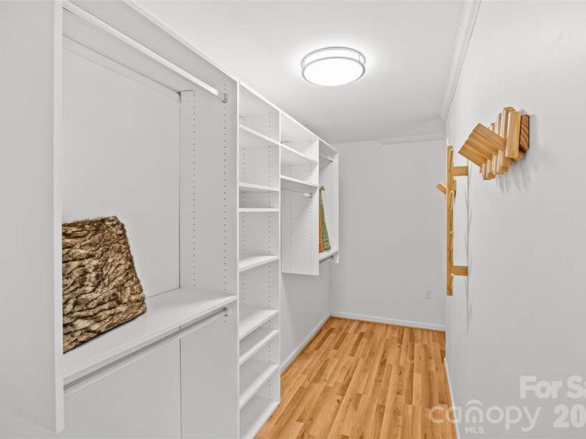 413 8th Street, Charlotte, NC 28202.  MLS# CAR4353958, YatesRealty ID 5110. 