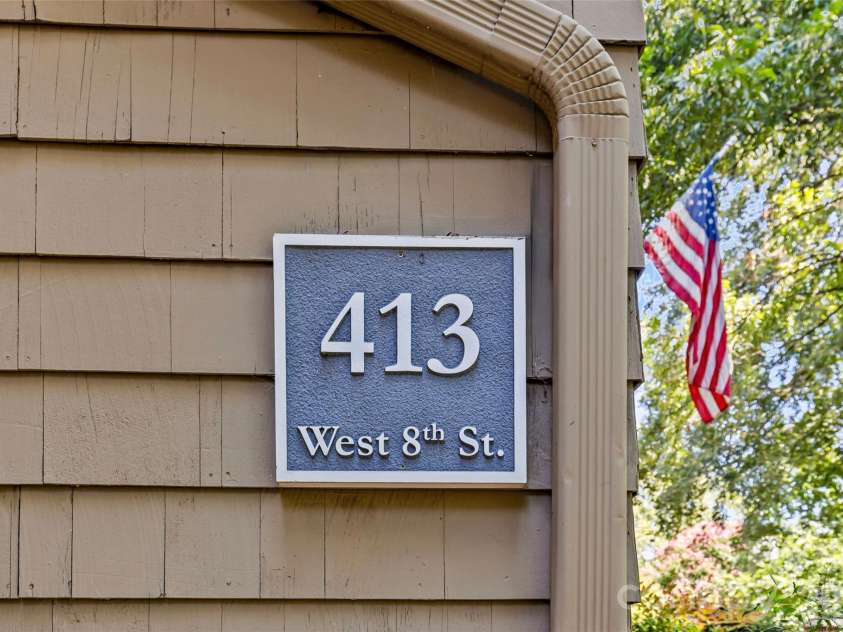 413 8th Street, Charlotte, NC 28202.  MLS# CAR4353958, YatesRealty ID 5110. 