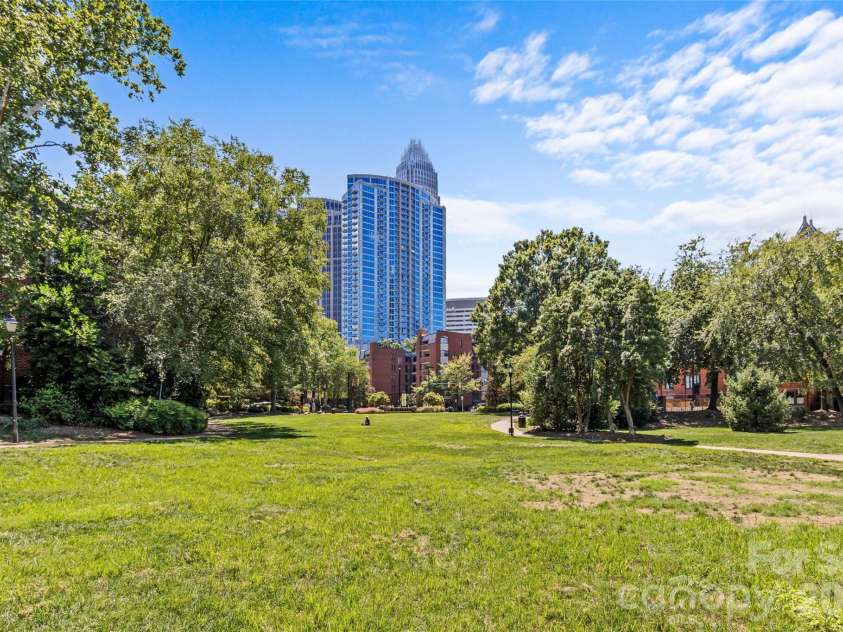 413 8th Street, Charlotte, NC 28202.  MLS# CAR4353958, YatesRealty ID 5110. 
