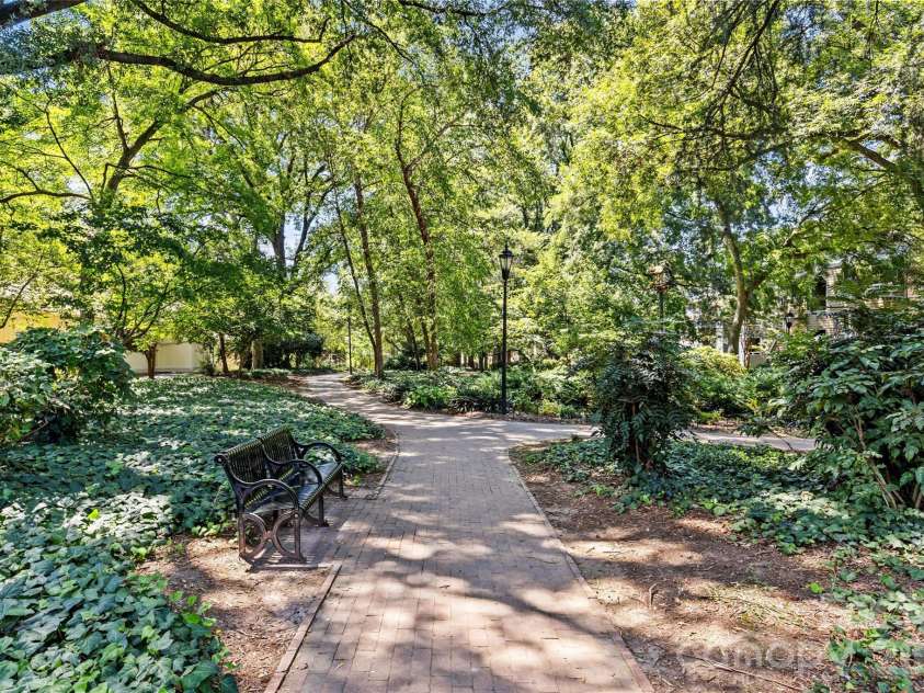 413 8th Street, Charlotte, NC 28202.  MLS# CAR4353958, YatesRealty ID 5110. 