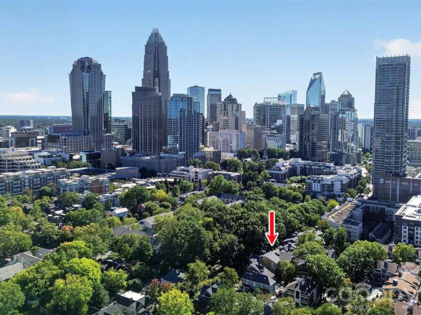 413 8th Street, Charlotte, NC 28202.  MLS# CAR4432040, YatesRealty ID 5110. 