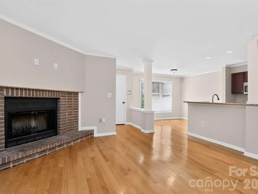 413 8th Street, Charlotte, NC 28202.  MLS# CAR4432040, YatesRealty ID 5110. 