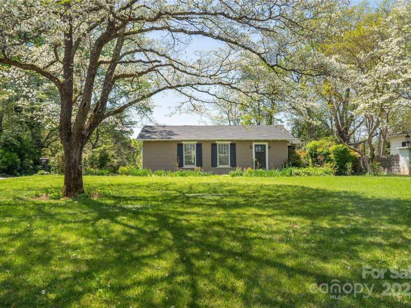 459 Washington Street, Rutherfordton, NC 28139.  MLS# CAR4306286, YatesRealty ID 5110. 