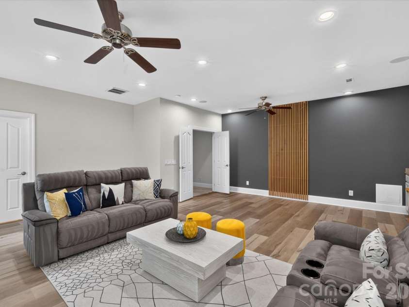 6605 Saunton Court, Charlotte, NC 28277.  MLS# CAR4414421, YatesRealty ID 51100. 