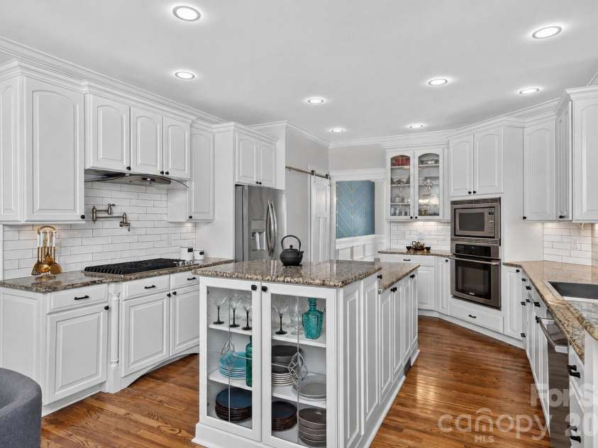 6605 Saunton Court, Charlotte, NC 28277.  MLS# CAR4414421, YatesRealty ID 51100. 