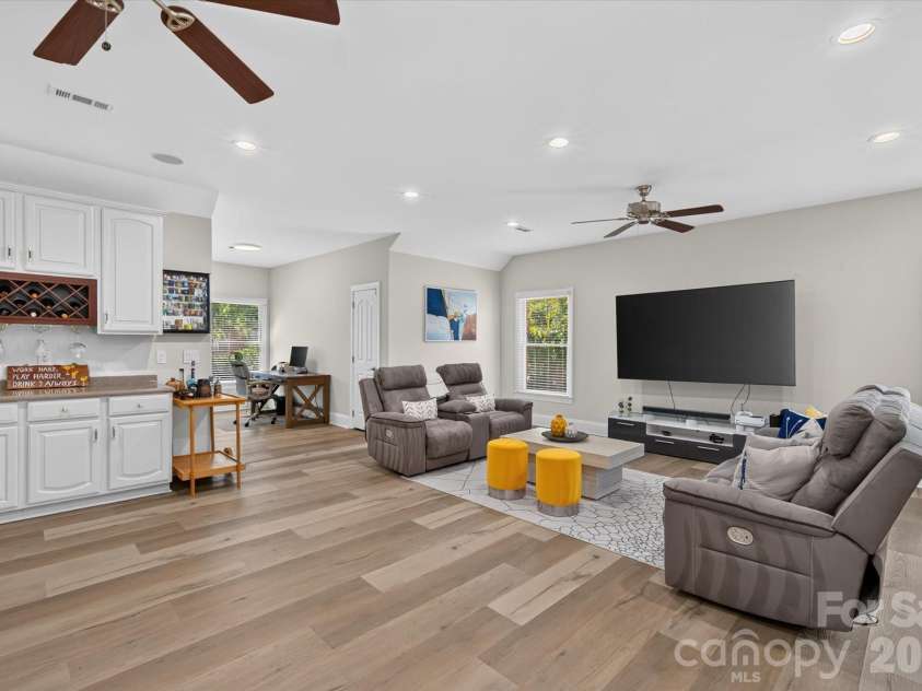 6605 Saunton Court, Charlotte, NC 28277.  MLS# CAR4414421, YatesRealty ID 51100. 