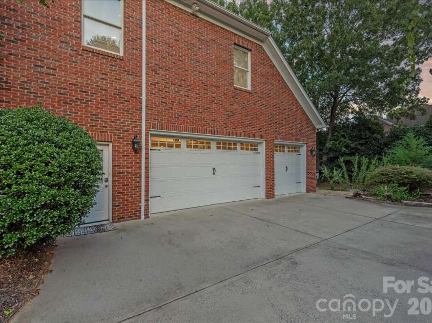 6605 Saunton Court, Charlotte, NC 28277.  MLS# CAR4414421, YatesRealty ID 51100. 