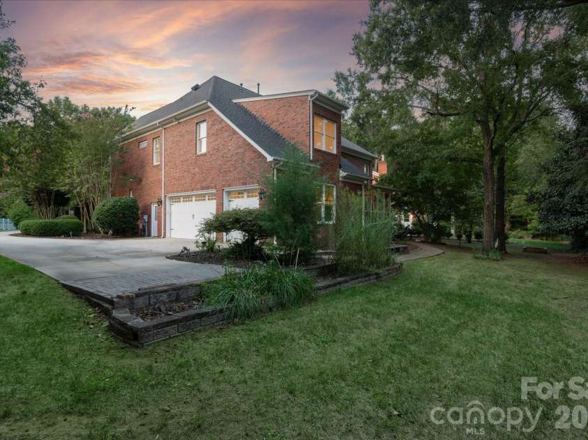 6605 Saunton Court, Charlotte, NC 28277.  MLS# CAR4414421, YatesRealty ID 51100. 