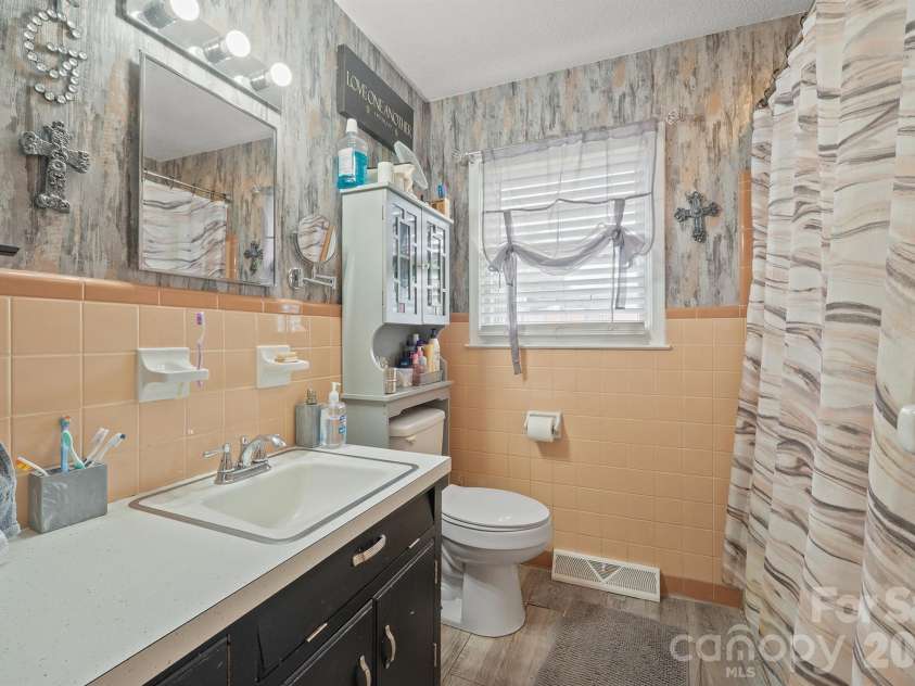 1782 Cameron Road, Lincolnton, NC 28092.  MLS# CAR4425083, YatesRealty ID 51101. 