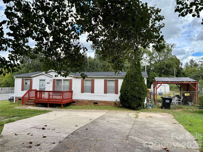 5928 Lewis Road, Gastonia, NC 28052.  MLS# CAR4424246, YatesRealty ID 51103. 