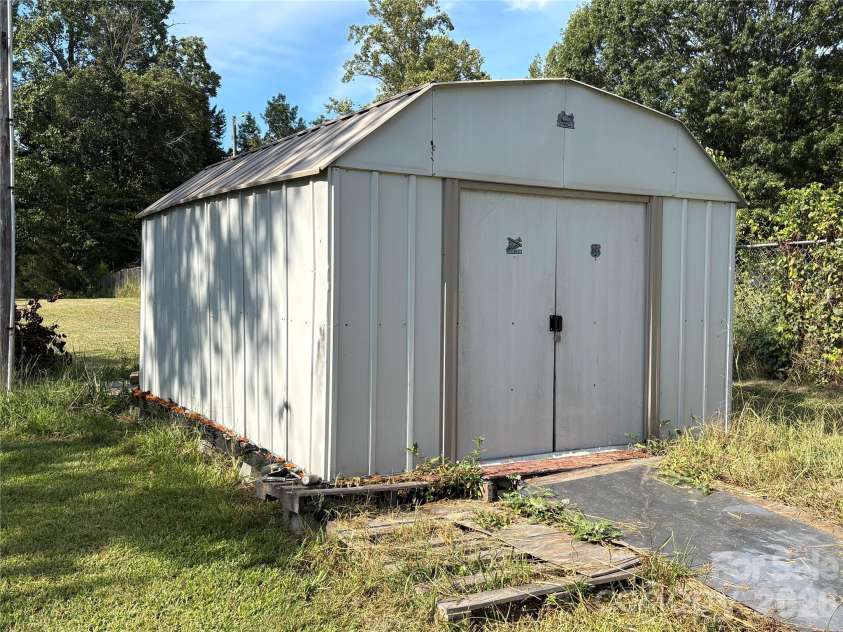5928 Lewis Road, Gastonia, NC 28052.  MLS# CAR4424246, YatesRealty ID 51103. 