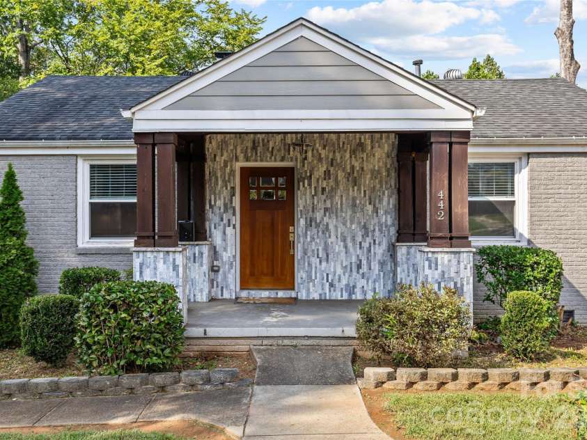 442 Lorna Street, Charlotte, NC 28205.  MLS# CAR4424382, YatesRealty ID 51105. 