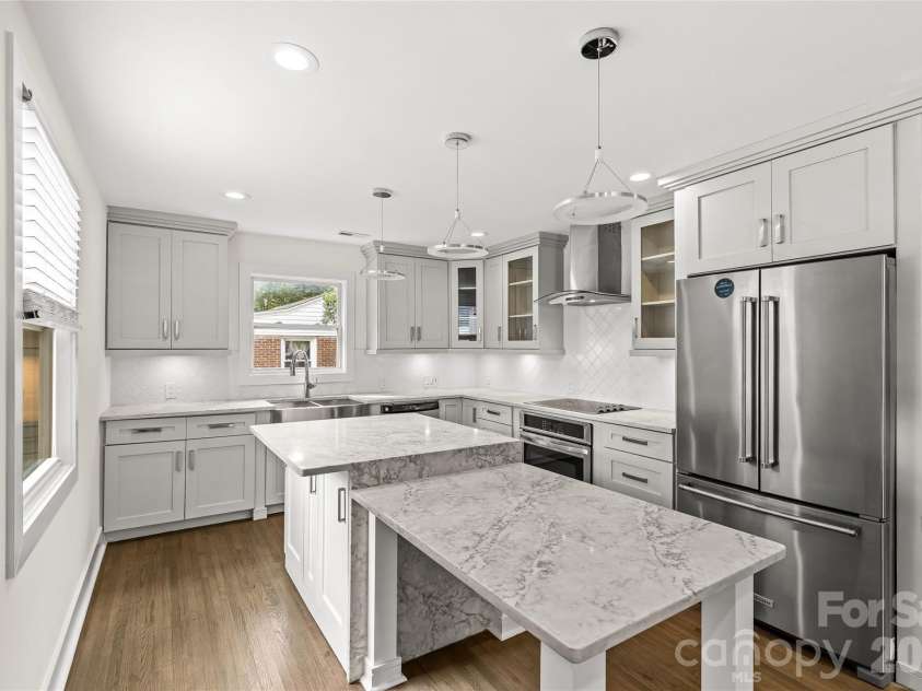 442 Lorna Street, Charlotte, NC 28205.  MLS# CAR4424382, YatesRealty ID 51105. 