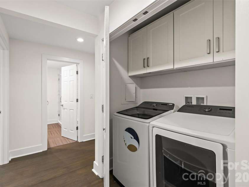 442 Lorna Street, Charlotte, NC 28205.  MLS# CAR4424382, YatesRealty ID 51105. 