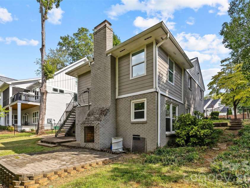 442 Lorna Street, Charlotte, NC 28205.  MLS# CAR4424382, YatesRealty ID 51105. 