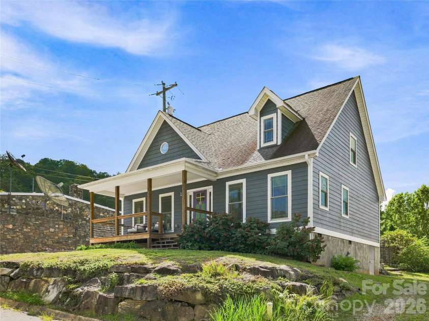 73 Mountain Street, Asheville, NC 28801.  MLS# CAR4422936, YatesRealty ID 51107. 