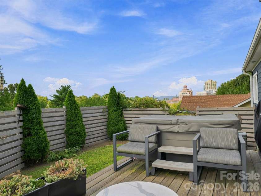 73 Mountain Street, Asheville, NC 28801.  MLS# CAR4422936, YatesRealty ID 51107. 
