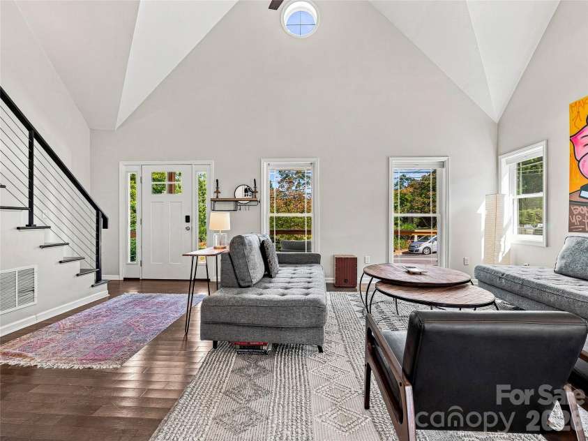 73 Mountain Street, Asheville, NC 28801.  MLS# CAR4422936, YatesRealty ID 51107. 