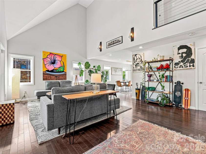 73 Mountain Street, Asheville, NC 28801.  MLS# CAR4422936, YatesRealty ID 51107. 