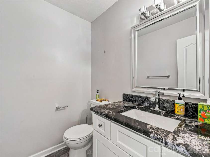 73 Mountain Street, Asheville, NC 28801.  MLS# CAR4422936, YatesRealty ID 51107. 