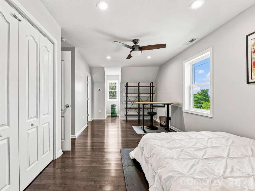 73 Mountain Street, Asheville, NC 28801.  MLS# CAR4422936, YatesRealty ID 51107. 
