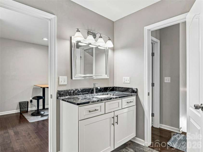 73 Mountain Street, Asheville, NC 28801.  MLS# CAR4422936, YatesRealty ID 51107. 