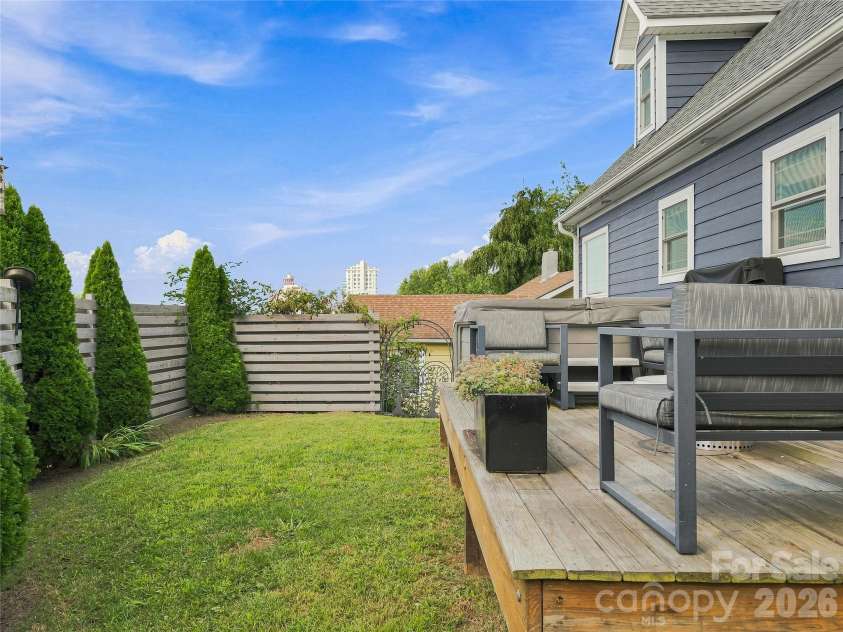 73 Mountain Street, Asheville, NC 28801.  MLS# CAR4422936, YatesRealty ID 51107. 