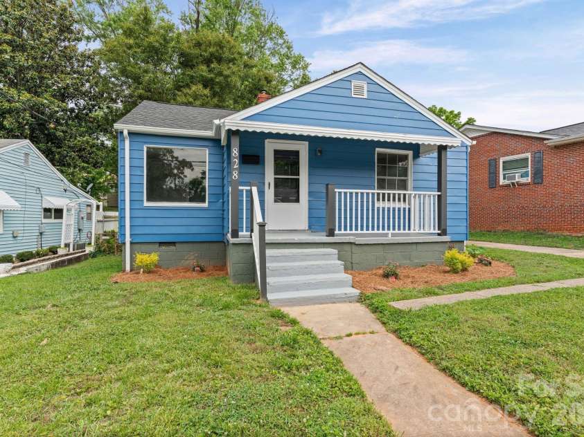 828 Ferrell Avenue, Winston Salem, NC 27101.  MLS# CAR4425367, YatesRealty ID 51109. 