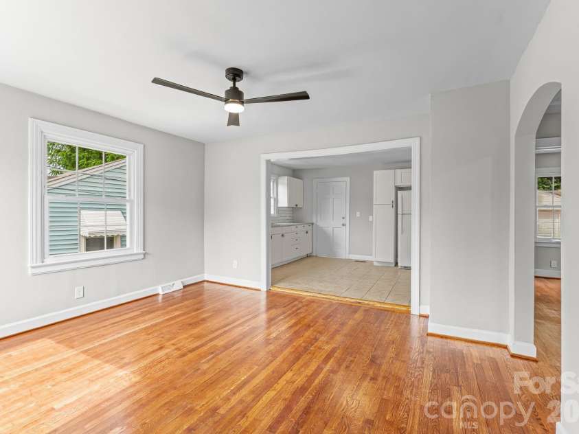 828 Ferrell Avenue, Winston Salem, NC 27101.  MLS# CAR4425367, YatesRealty ID 51109. 