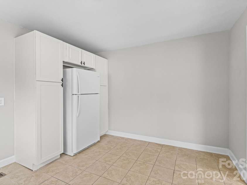 828 Ferrell Avenue, Winston Salem, NC 27101.  MLS# CAR4425367, YatesRealty ID 51109. 