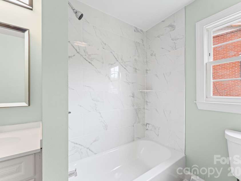 828 Ferrell Avenue, Winston Salem, NC 27101.  MLS# CAR4425367, YatesRealty ID 51109. 