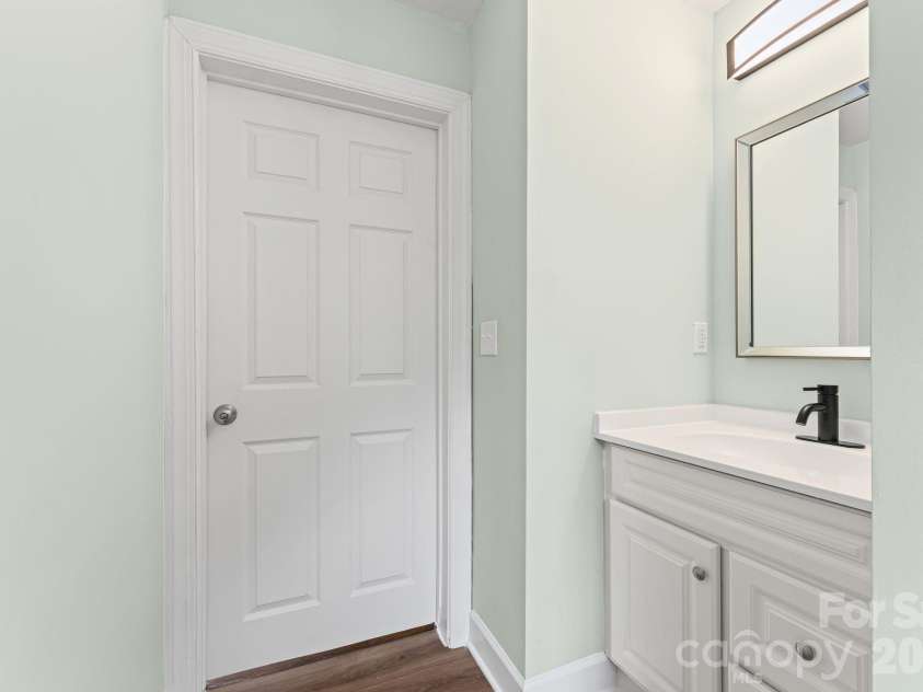 828 Ferrell Avenue, Winston Salem, NC 27101.  MLS# CAR4425367, YatesRealty ID 51109. 