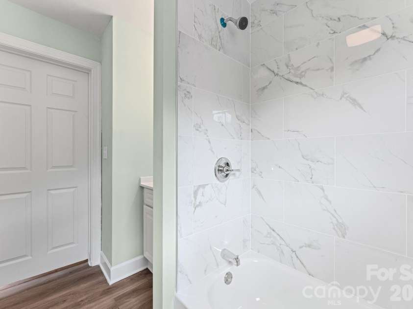828 Ferrell Avenue, Winston Salem, NC 27101.  MLS# CAR4425367, YatesRealty ID 51109. 