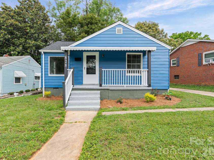 828 Ferrell Avenue, Winston Salem, NC 27101.  MLS# CAR4425367, YatesRealty ID 51109. 