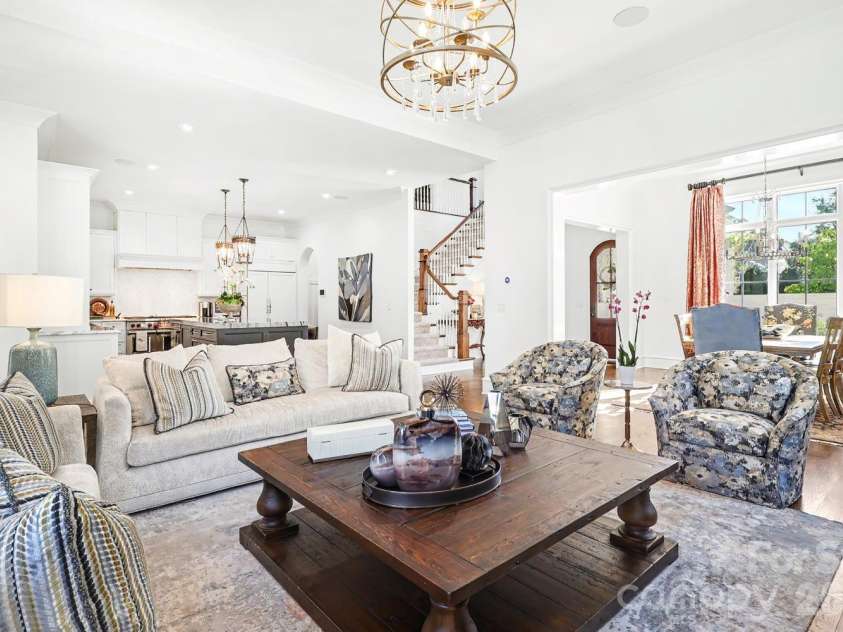 1318 Kings Drive, Charlotte, NC 28207.  MLS# CAR4424849, YatesRealty ID 51110. 