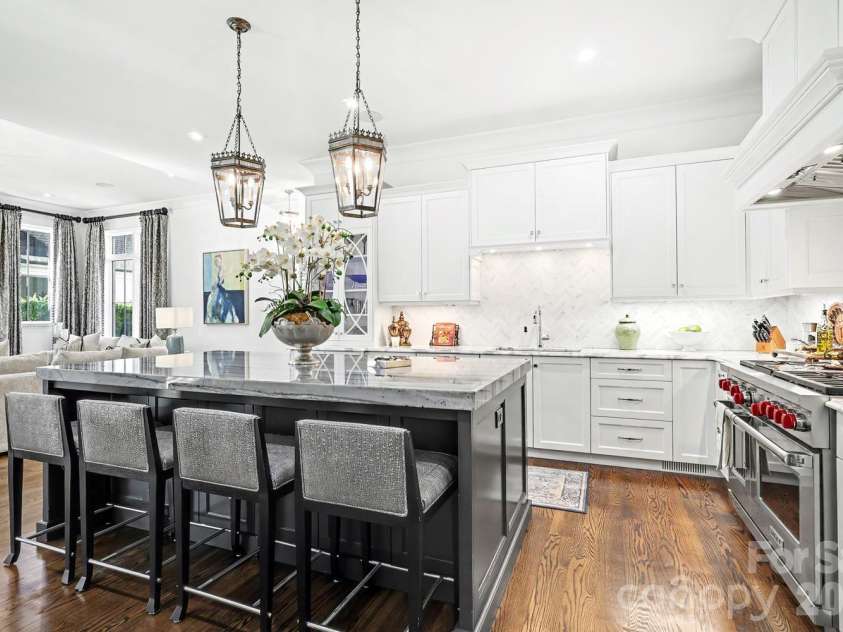 1318 Kings Drive, Charlotte, NC 28207.  MLS# CAR4424849, YatesRealty ID 51110. 