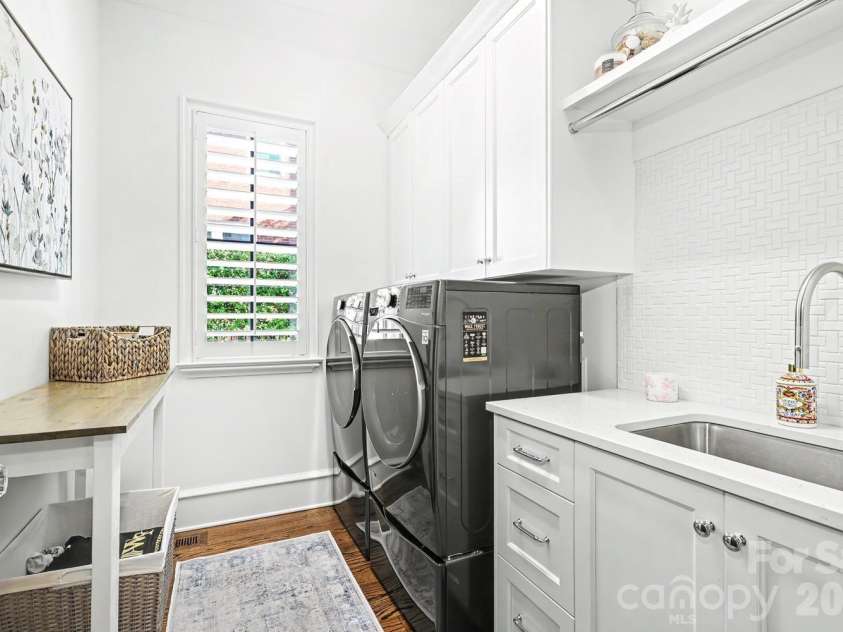 1318 Kings Drive, Charlotte, NC 28207.  MLS# CAR4424849, YatesRealty ID 51110. 