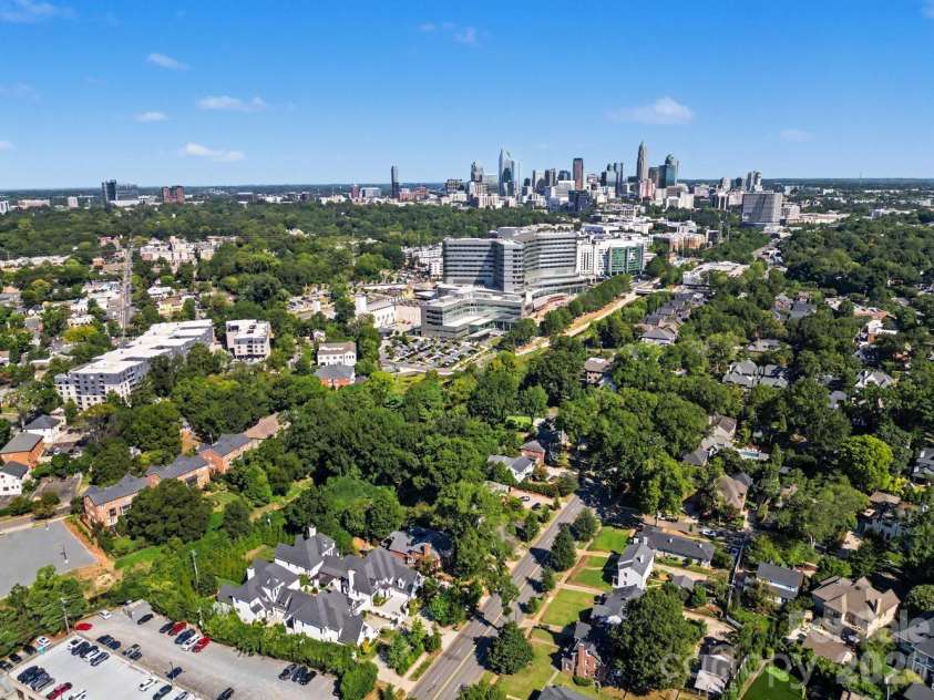 1318 Kings Drive, Charlotte, NC 28207.  MLS# CAR4424849, YatesRealty ID 51110. 
