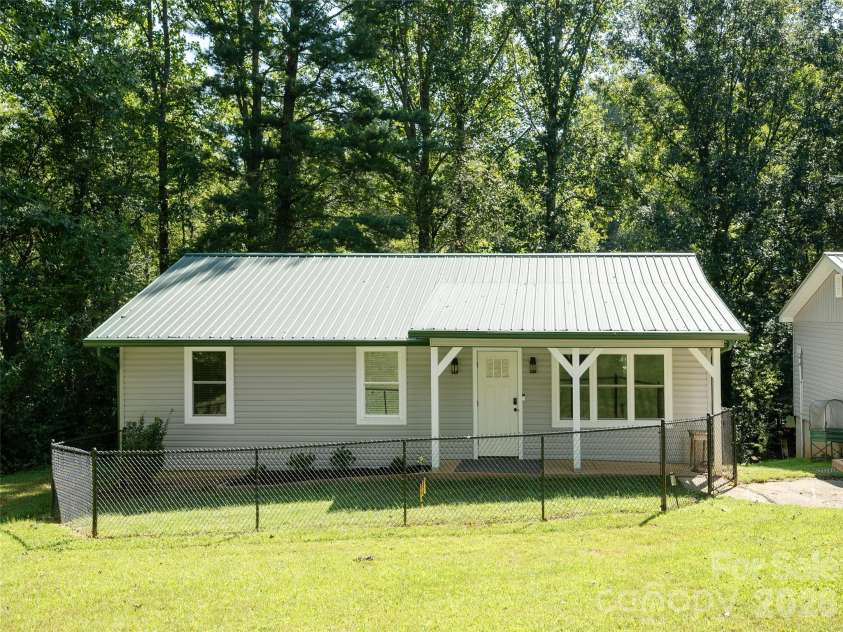 4103 Turnpike Road, Horse Shoe, NC 28742.  MLS# CAR4425373, YatesRealty ID 51112. 